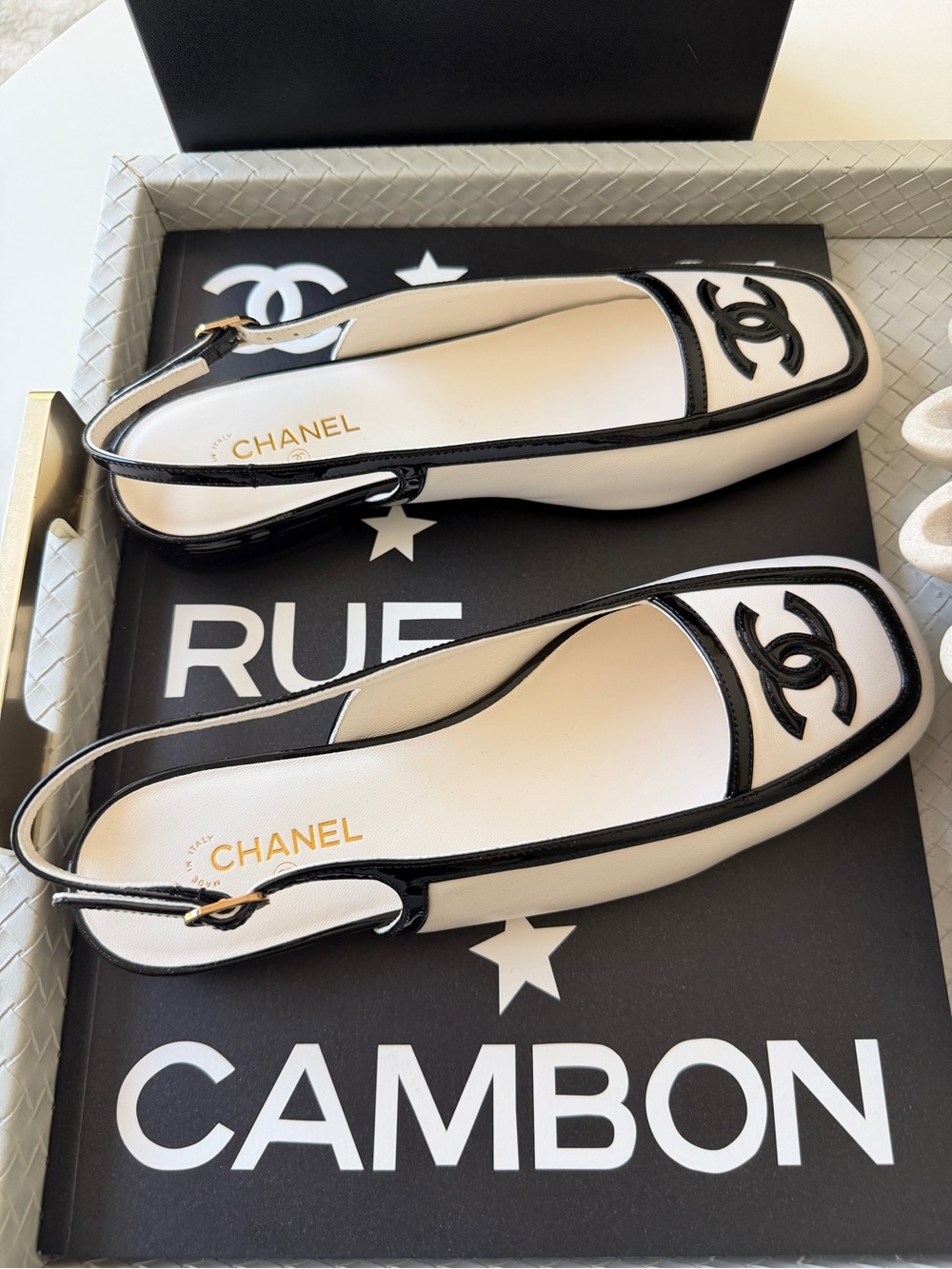 Chanel 26B White Black Lambskin Patent Square Toe Bold CC Logo Slingback Flat 38 - Picture 10 of 17